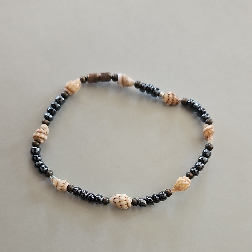Black and Cream Shell Bracelet Brings Positive Energy 6 Inches